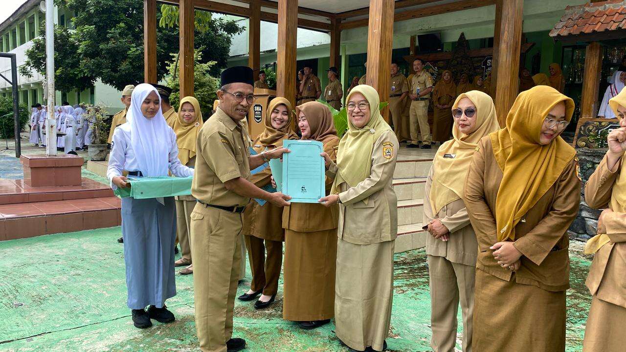 BACK TO SCHOOL SMA NEGERI 1 MOJOGEDANG